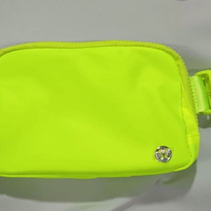 Waterproof nylon running yoga crossbody bag chest bag，size 19*5.5*13cm,B20-296-313