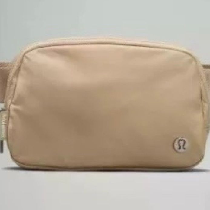 Waterproof nylon running yoga crossbody bag chest bag，size 19*5.5*13cm,B20-296-313