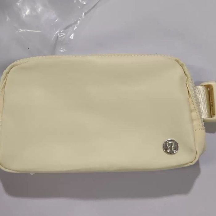 Waterproof nylon running yoga crossbody bag chest bag，size 19*5.5*13cm,B20-296-313