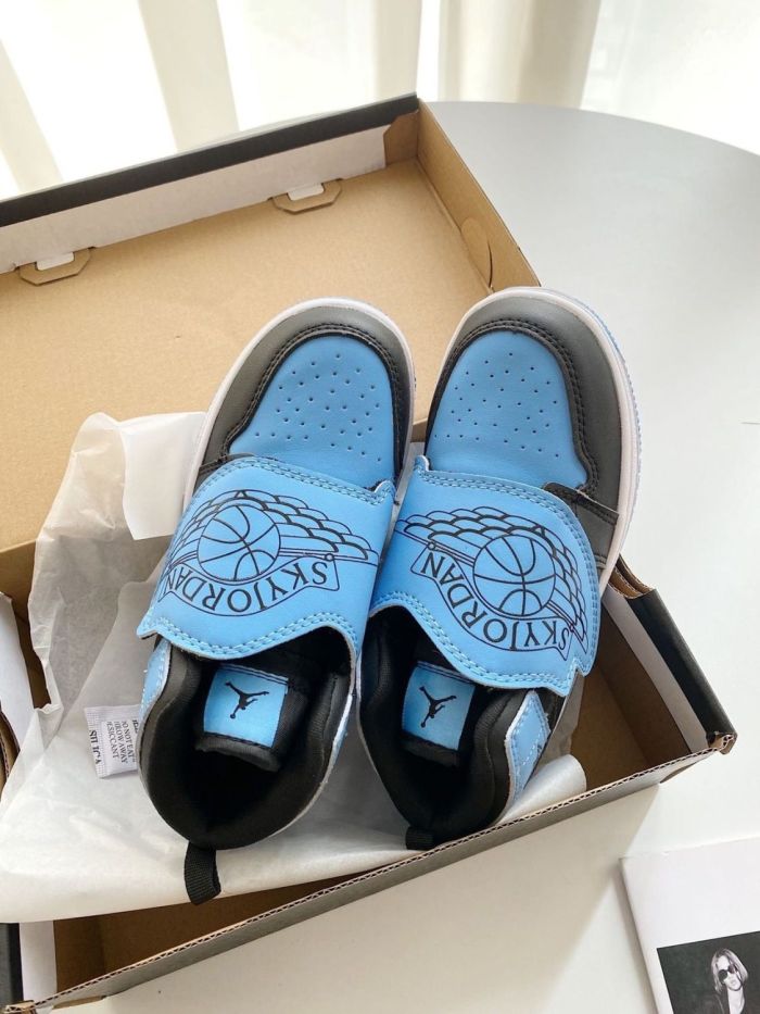 Kid's sneakers runner shoes, with box,size 26-37, SS60-2688-2691