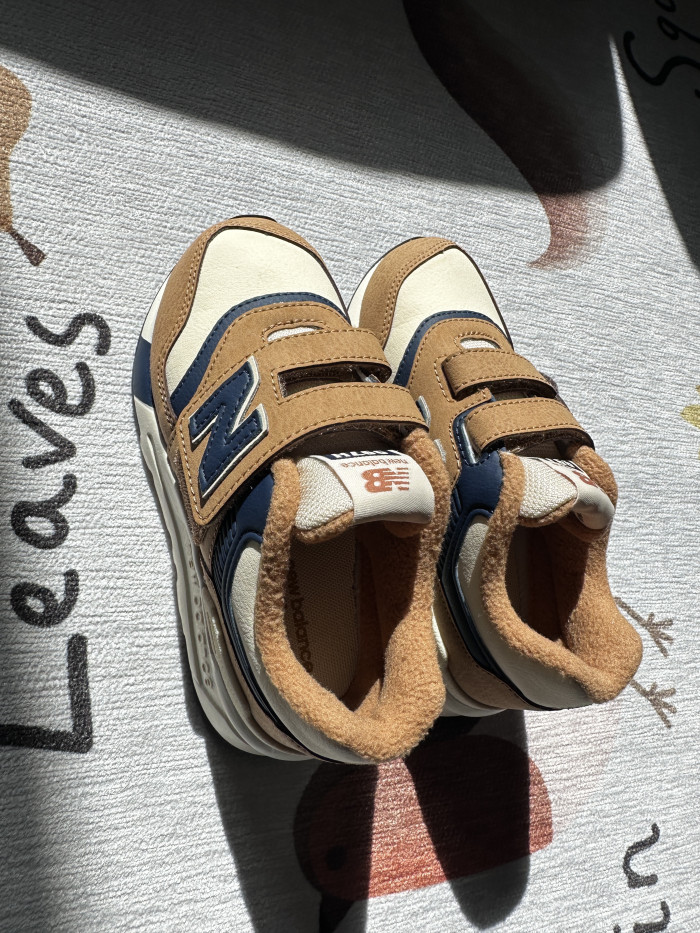Kid's sneakers runner shoes, with box,size 26-37, SS60-2697-2709