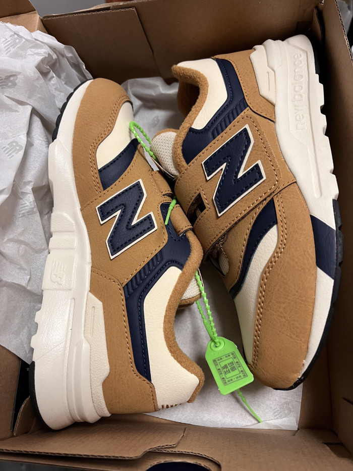 Kid's sneakers runner shoes, with box,size 26-37, SS60-2697-2709