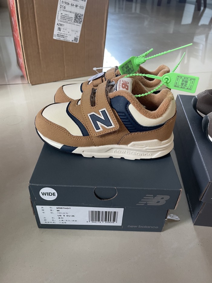 Kid's sneakers runner shoes, with box,size 26-37, SS60-2697-2709