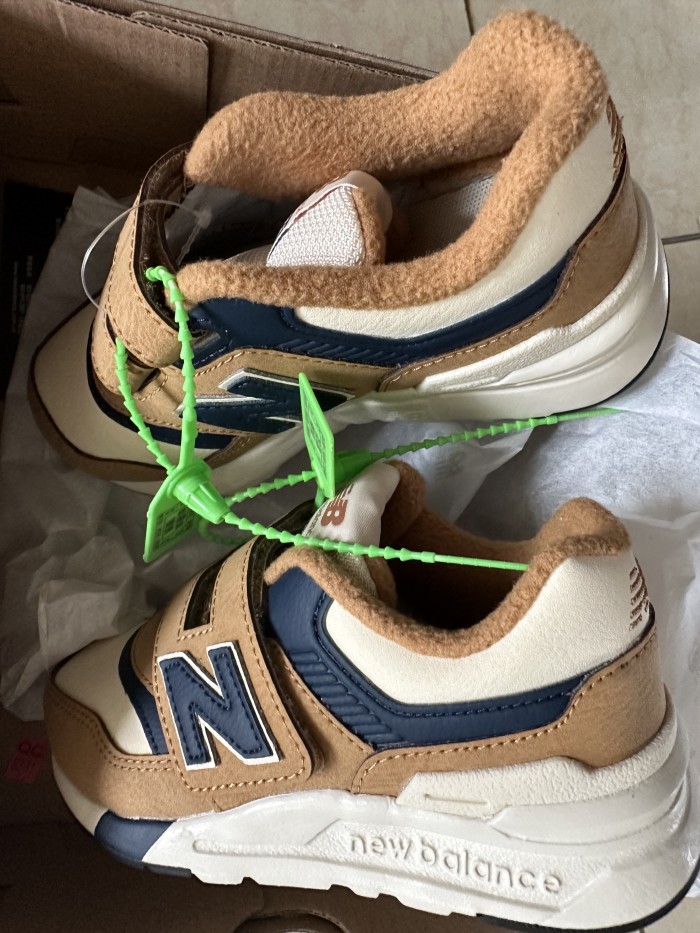 Kid's sneakers runner shoes, with box,size 26-37, SS60-2697-2709