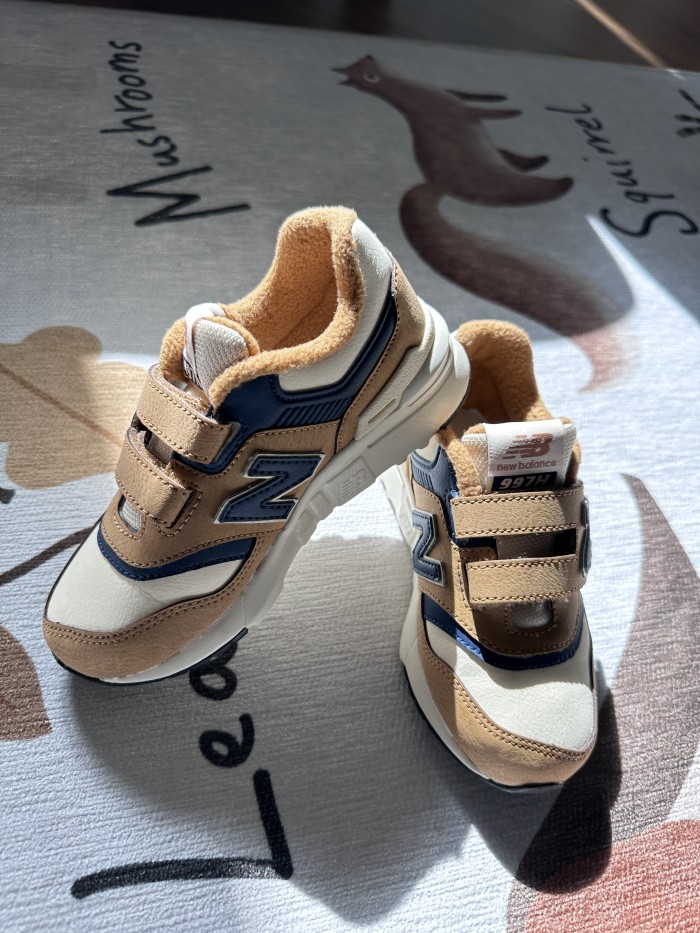Kid's sneakers runner shoes, with box,size 26-37, SS60-2697-2709