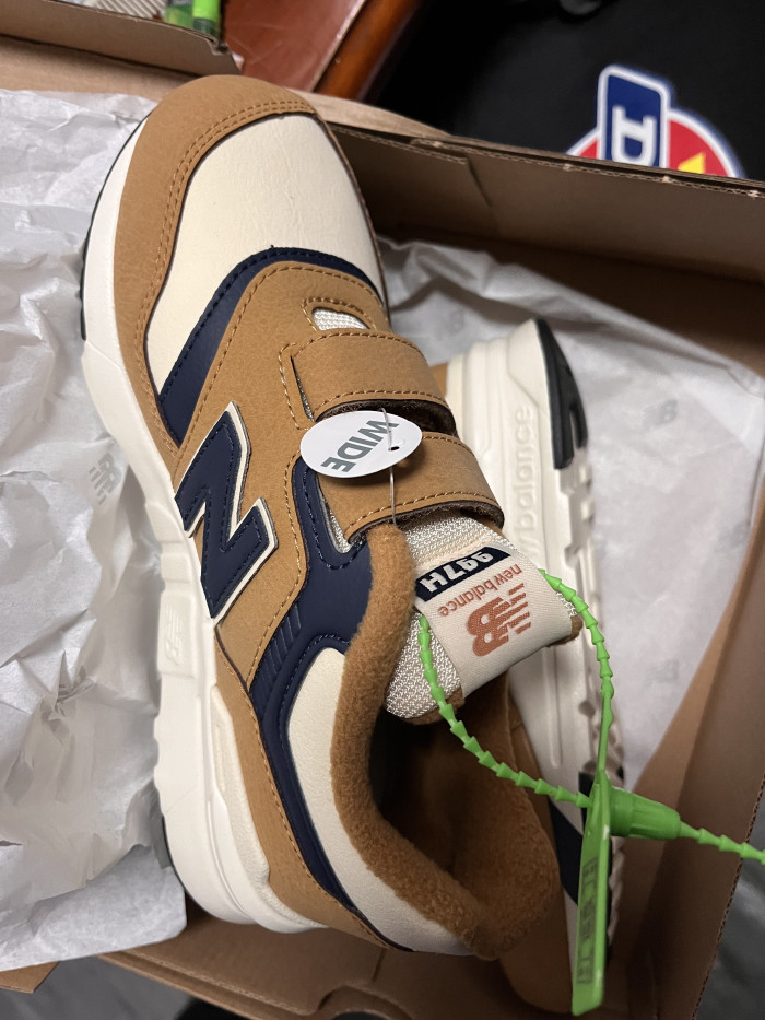 Kid's sneakers runner shoes, with box,size 26-37, SS60-2697-2709