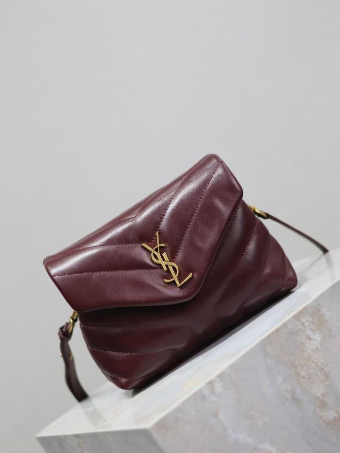 Leather bag Original Quality ,with box, with dust bag. size 20cm , B200-2