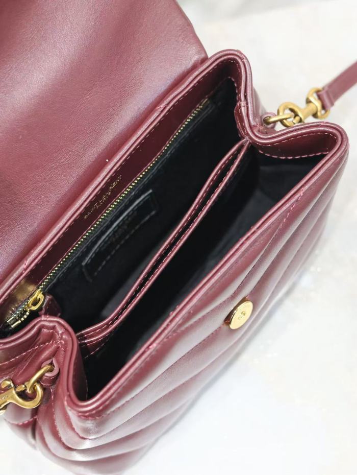 Leather bag Original Quality ,with box, with dust bag. size 20cm , B200-2