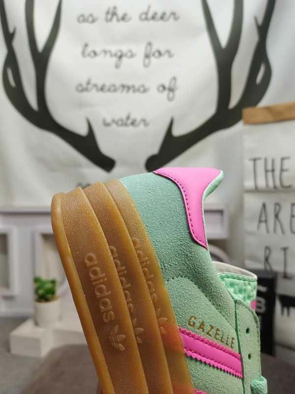Women sneaker shoes,  size 35.5-40, SS60-2731-2755