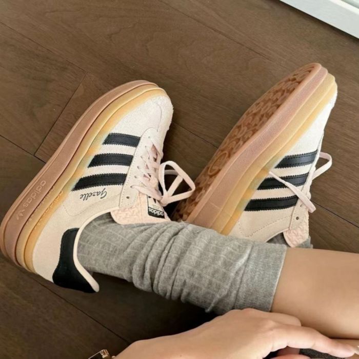 Women sneaker shoes,  size 35.5-40, SS60-2731-2755