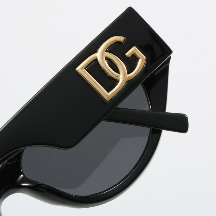 Blue light blocking sunglasses with the box and case ,G25-629-637