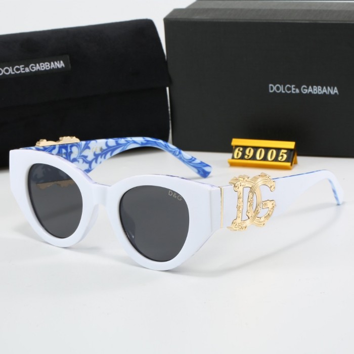 Blue light blocking sunglasses with the box and case ,G25-638-647