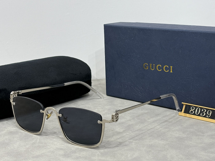 Blue light blocking sunglasses with the box and case ,G25-875-880