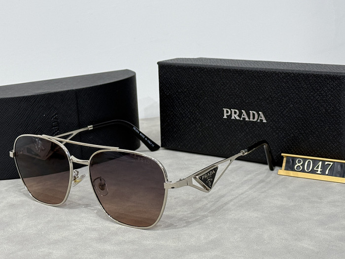 Blue light blocking sunglasses with the box and case ,G25-851-856
