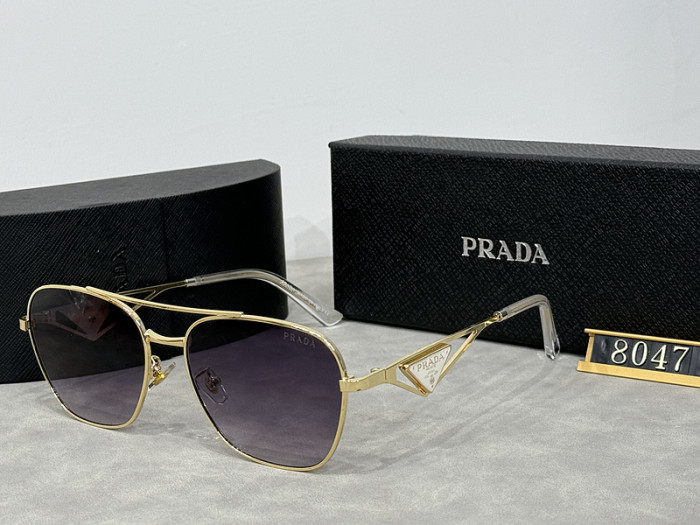 Blue light blocking sunglasses with the box and case ,G25-851-856