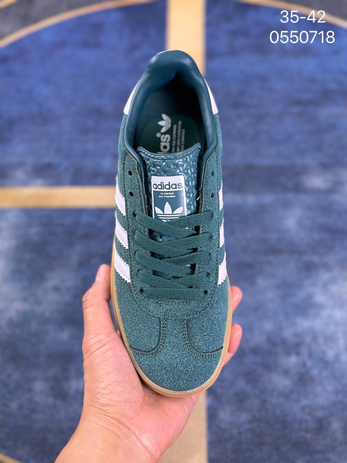 Women runner sneaker shoes,  with box,size 35-42，SS60-2796-2799