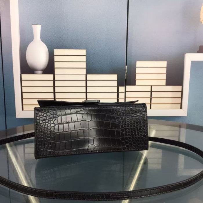 Leather bag ,5A ,size 23cm or 19cm,no box,  B110-286