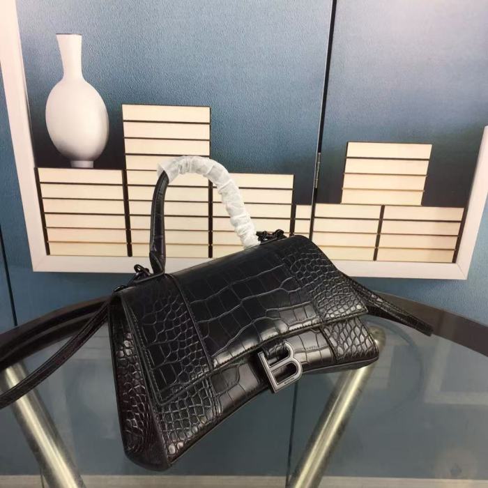 Leather bag ,5A ,size 23cm or 19cm,no box,  B110-286