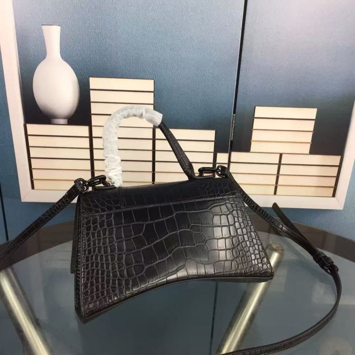 Leather bag ,5A ,size 23cm or 19cm,no box,  B110-286