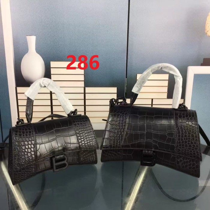 Leather bag ,5A ,size 23cm or 19cm,no box,  B110-286