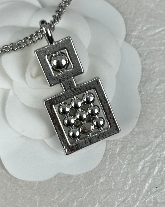 Necklace jewelry ,with box,  J25-37