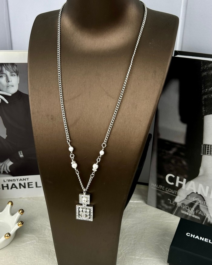 Necklace jewelry ,with box,  J25-37