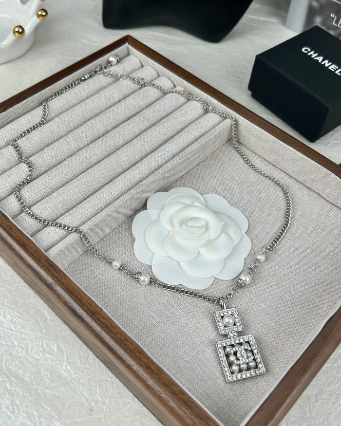 Necklace jewelry ,with box,  J25-37