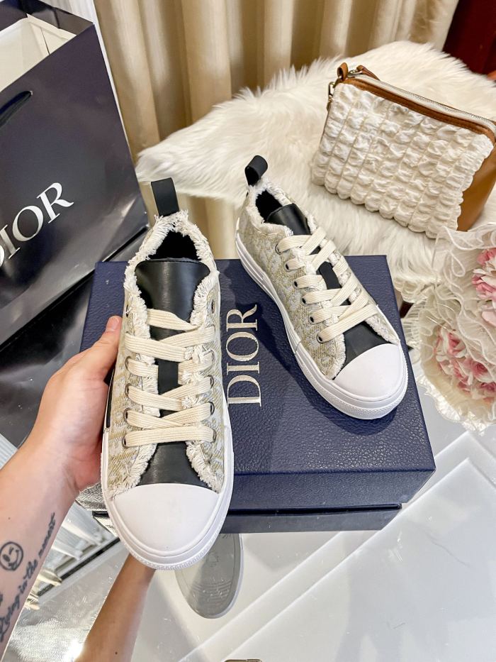 Women's men flat sneaker shoes,  size 35-45, SS80-597