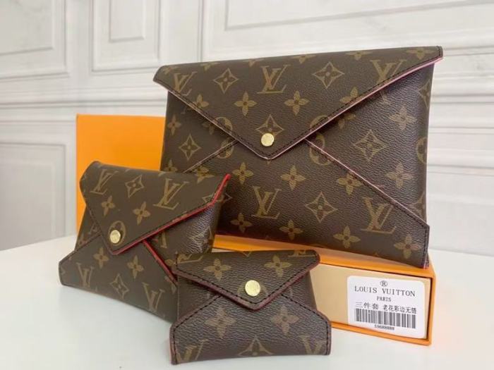 Leather bag ,5A ,size 23x16.5x0.3cm and 15.5x11.5x0.3cm and 10x7x0.3cm,no box,  B75-8