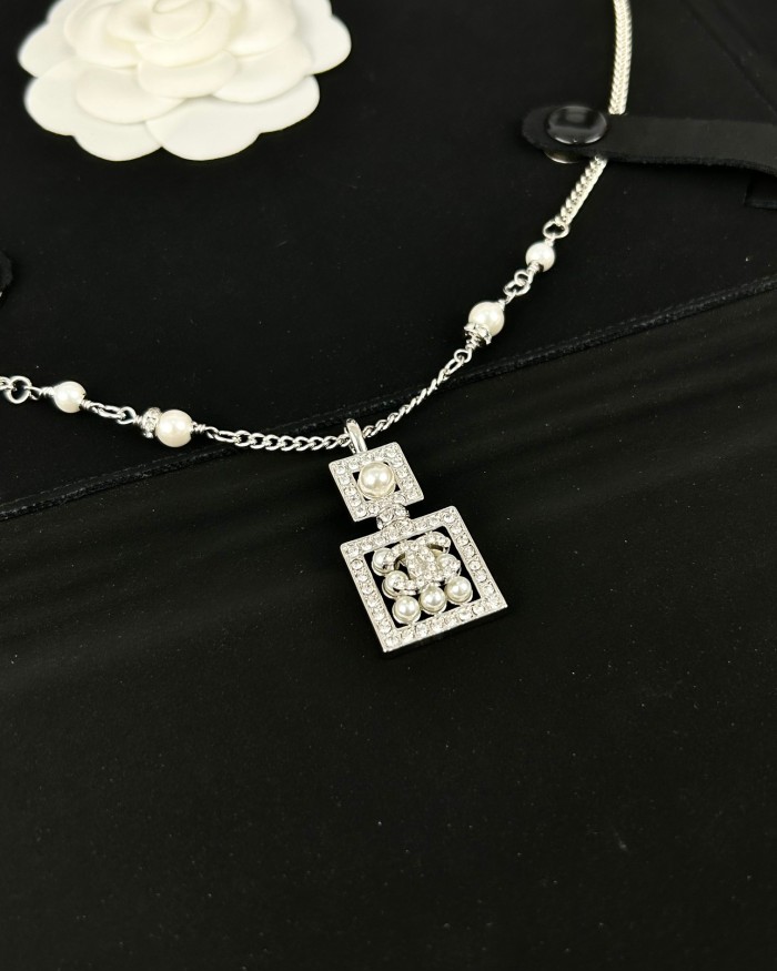 Necklace jewelry ,with box,  J25-37