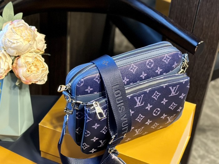 Split leather bag ,3A ,size 25x18cm,no box,  B75-12