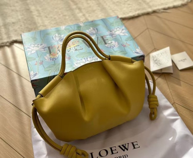 Leather bag ,4A ,size 27x18cm,no box, B88-3-5