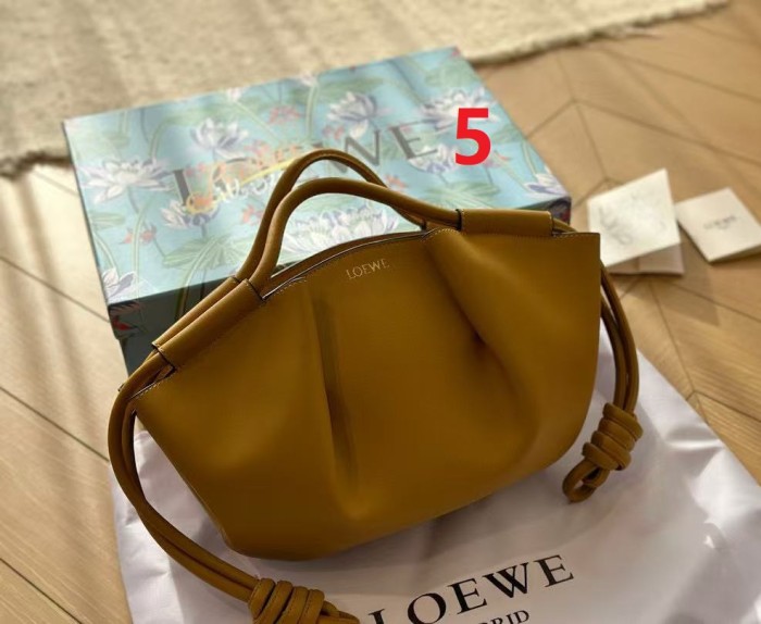 Leather bag ,4A ,size 27x18cm,no box,  B88-3-5