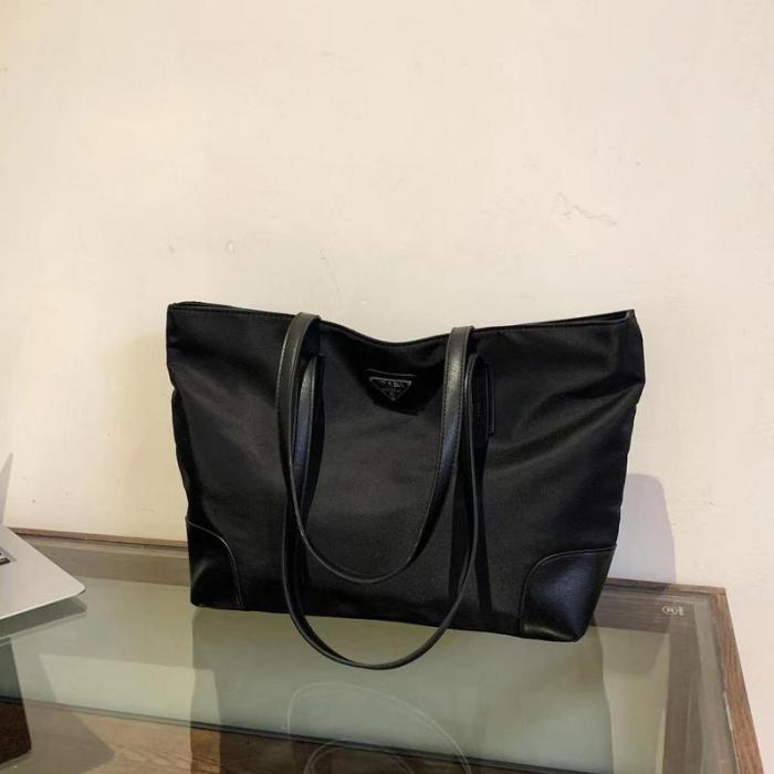 Nylon bag bag ,budget ,size 39x26x11cm,no box,  B35-73