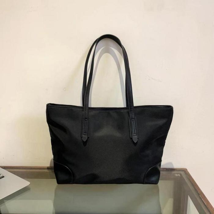 Nylon bag bag ,budget ,size 39x26x11cm,no box,  B35-73