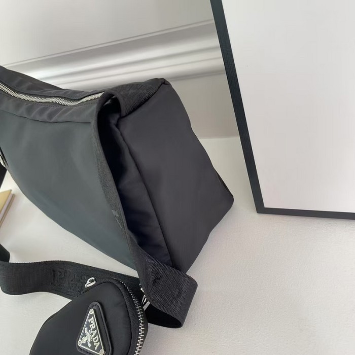 Nylon bag bag ,budget ,size 29x18x10cm,no box,  B35-80