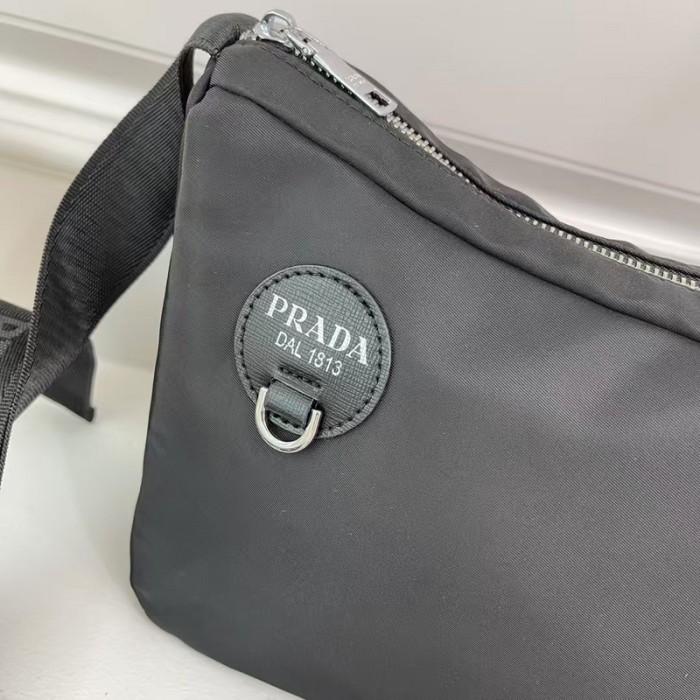 Nylon bag bag ,budget ,size 29x18x10cm,no box,  B35-80