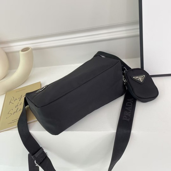 Nylon bag bag ,budget ,size 29x18x10cm,no box,  B35-80