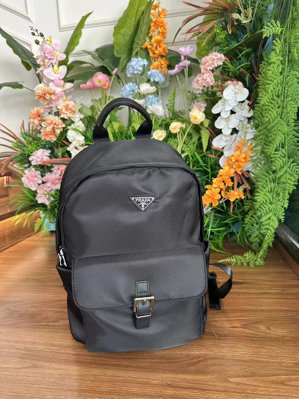 Nylon bag bag ,budget ,size 42x29x15cm,no box,  B35-105