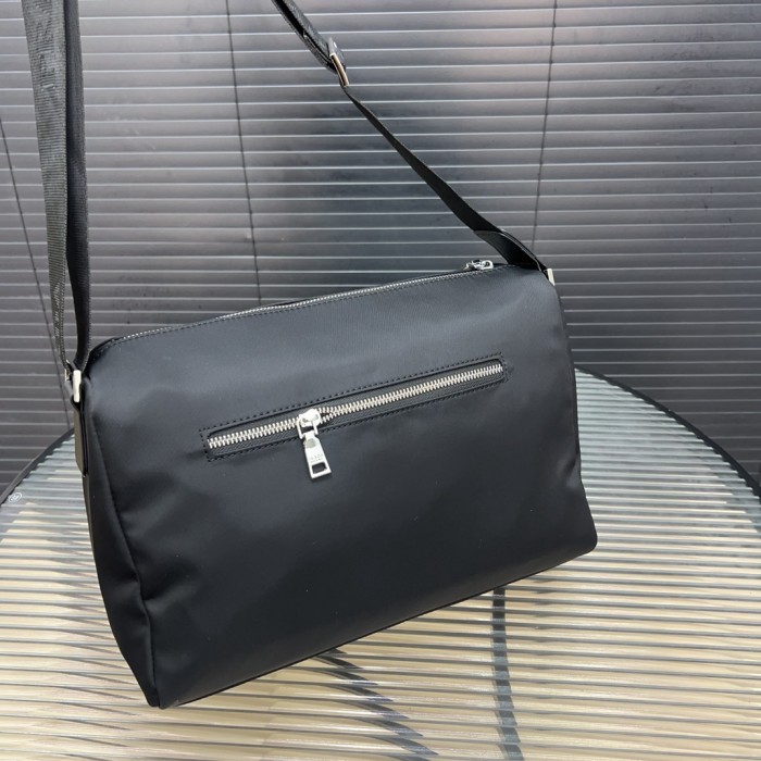 Nylon bag ,3A ,size 32x22cm,no box,  B68-47