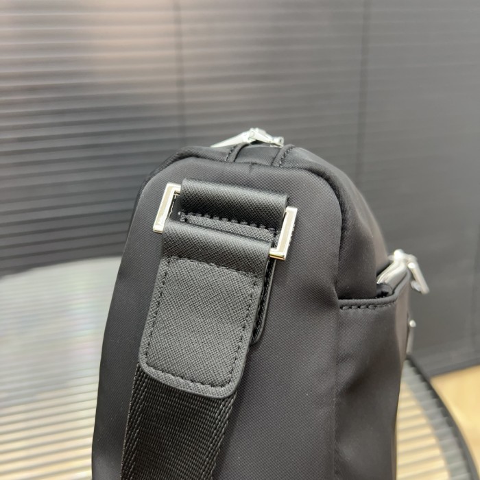 Nylon bag ,3A ,size 32x22cm,no box,  B68-47