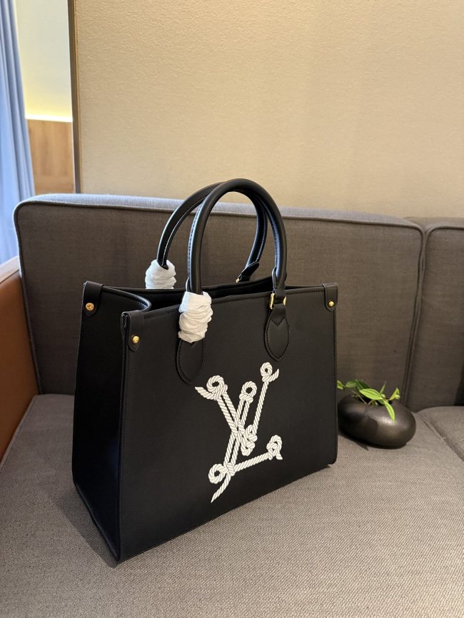 Split leather bag ,3A ,size 33x28cm,no box, B75-58