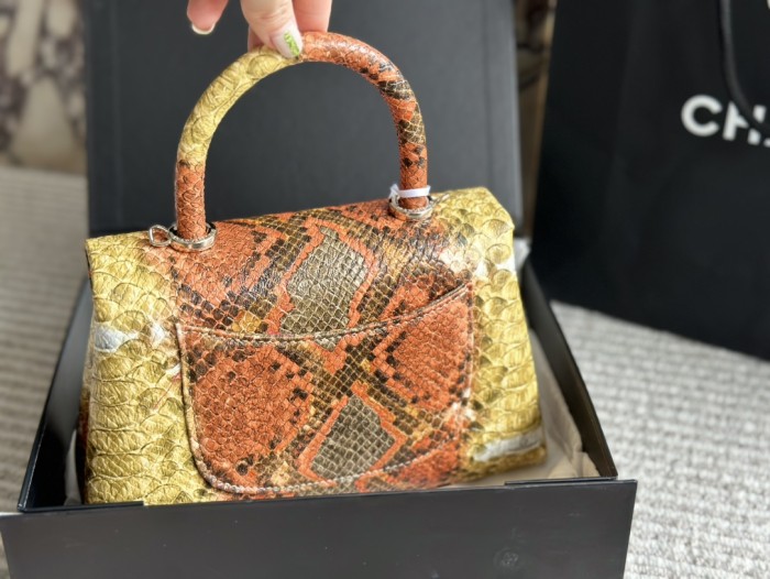 Leather bag ,4A ,size 22x13cm,no box,  B88-47-50