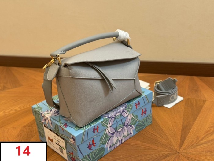 Leather bag ,4A ,size 24x18cm,no box,  B88-12-23