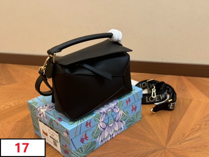 Leather bag ,4A ,size 24x18cm,no box,  B88-12-23