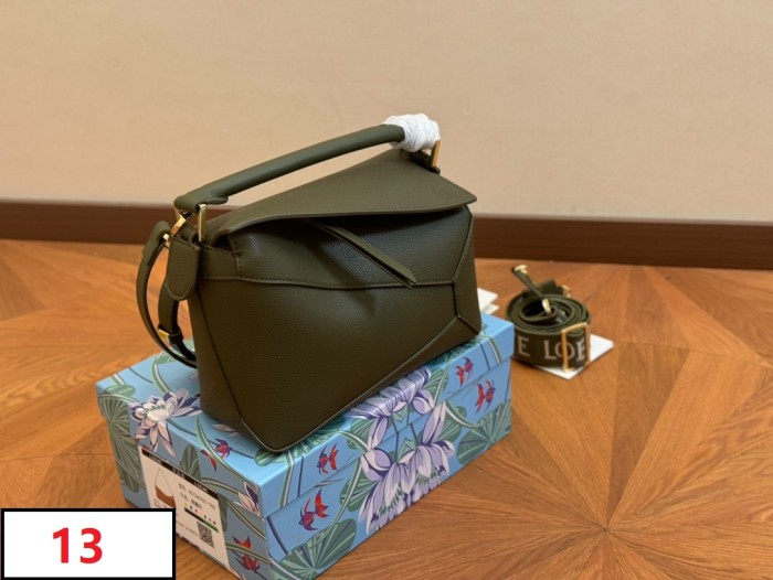 Leather bag ,4A ,size 24x18cm,no box,  B88-12-23