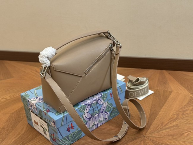 Leather bag ,4A ,size 24x18cm,no box, B88-12-23