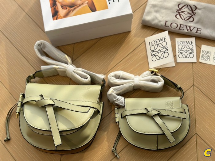 Leather bag ,4A ,size 21x18cm/24x21cm,no box,  B88-103-108