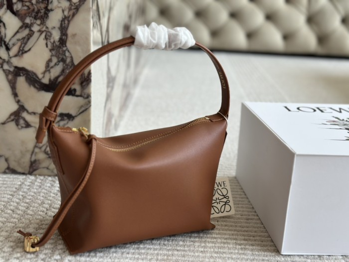 Leather bag ,4A ,size 21x17cm,no box,  B88-92-96