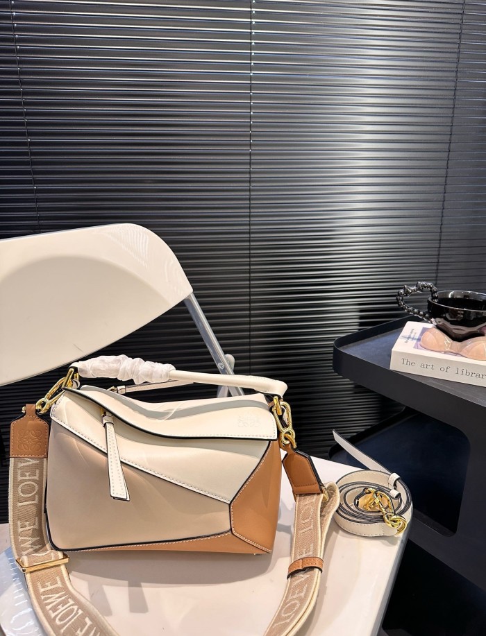 Leather bag ,4A ,size 24x15cm,no box,  B88-75-79